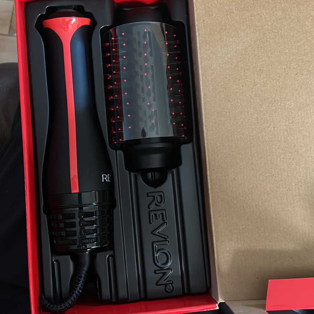Revlon One Step Volumizer/plus - Picture 2 of 6